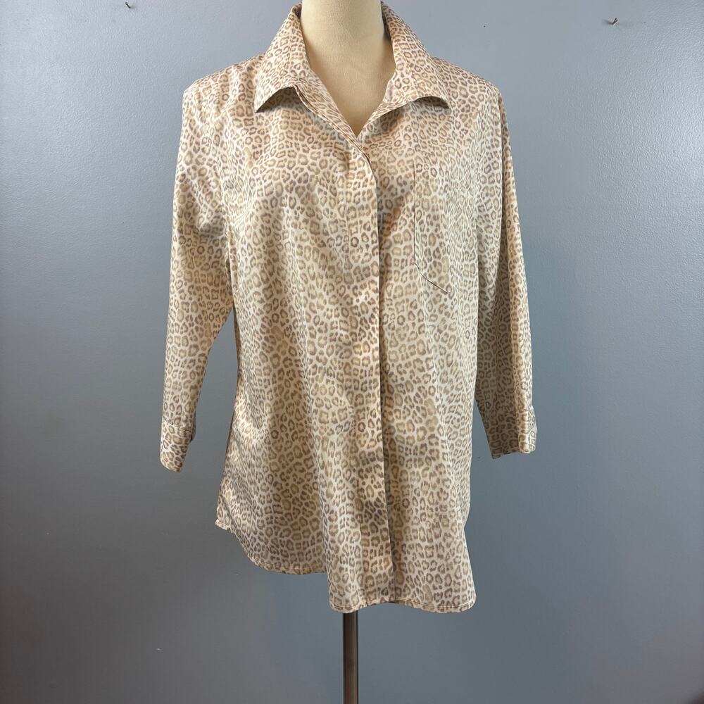 Chico's No Iron Leopard Print Button Down Blouse 100% Cotton Hidden Button Large